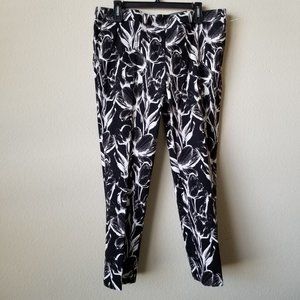 NWOT Jules & Leopold Black & White Floral Pull On